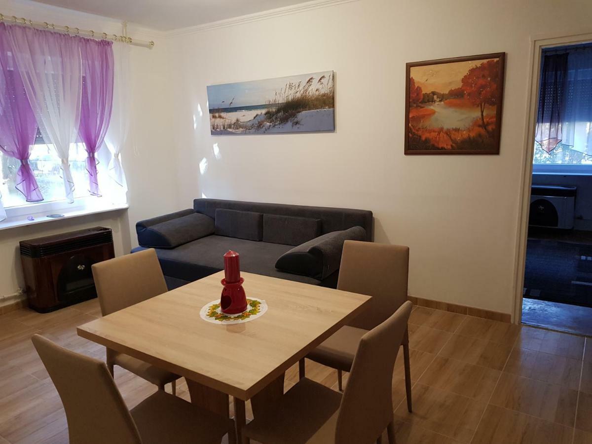 Lia Apartman Кишкунхалаш Экстерьер фото